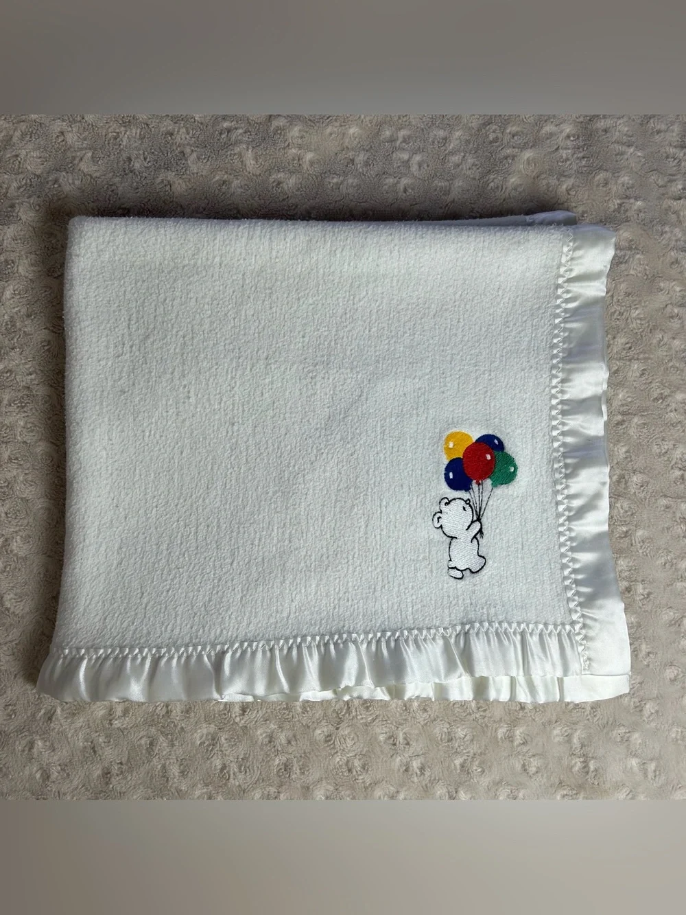 Vintage Carter's Teddy Bear Balloon Blanket White Silky Satin Edge Primary Color